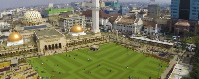 masjid-raya-bandung-wiraarsitek-min-1200x480-780x480